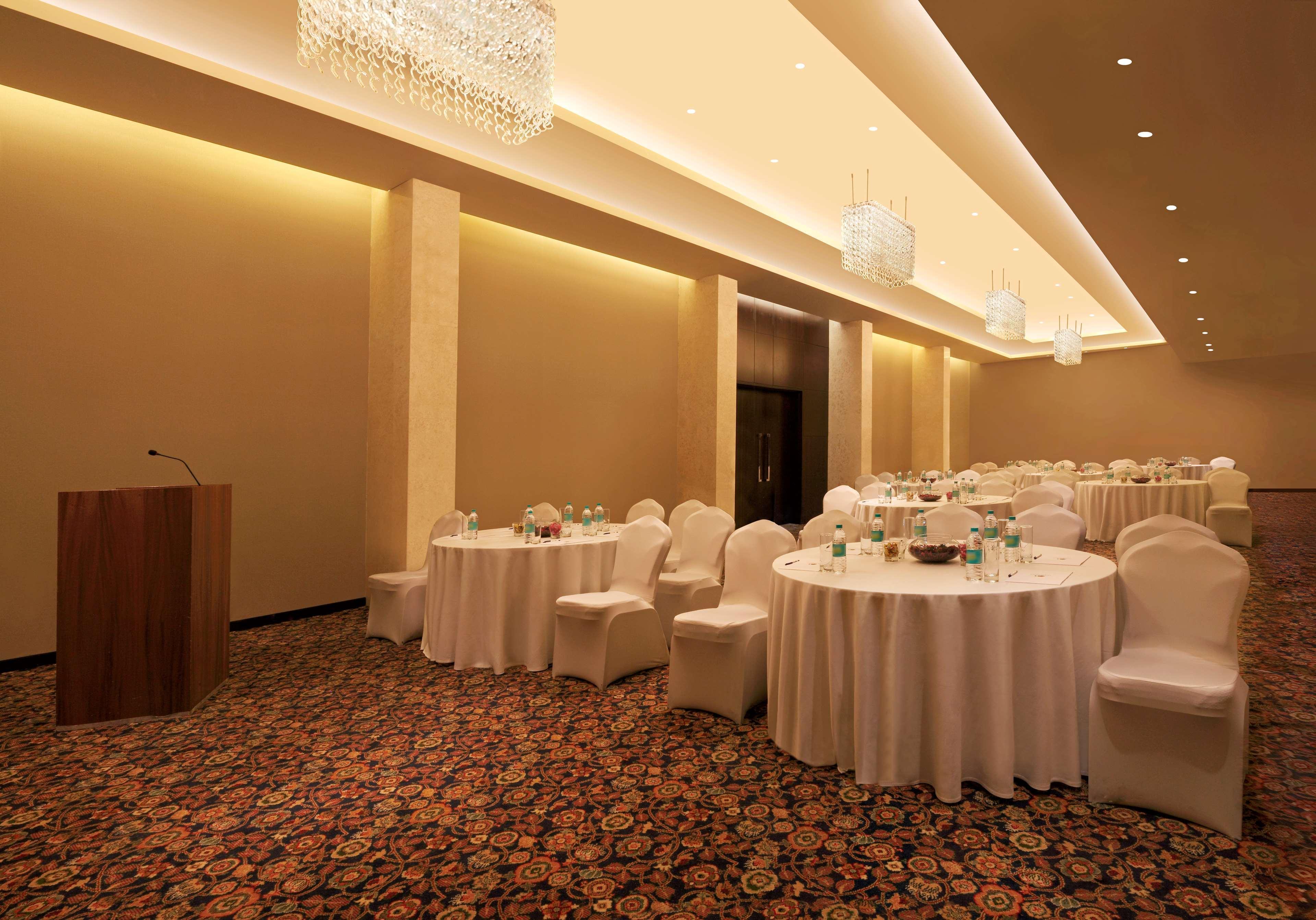 Doubletree By Hilton-Pune Chinchwad Exterior photo